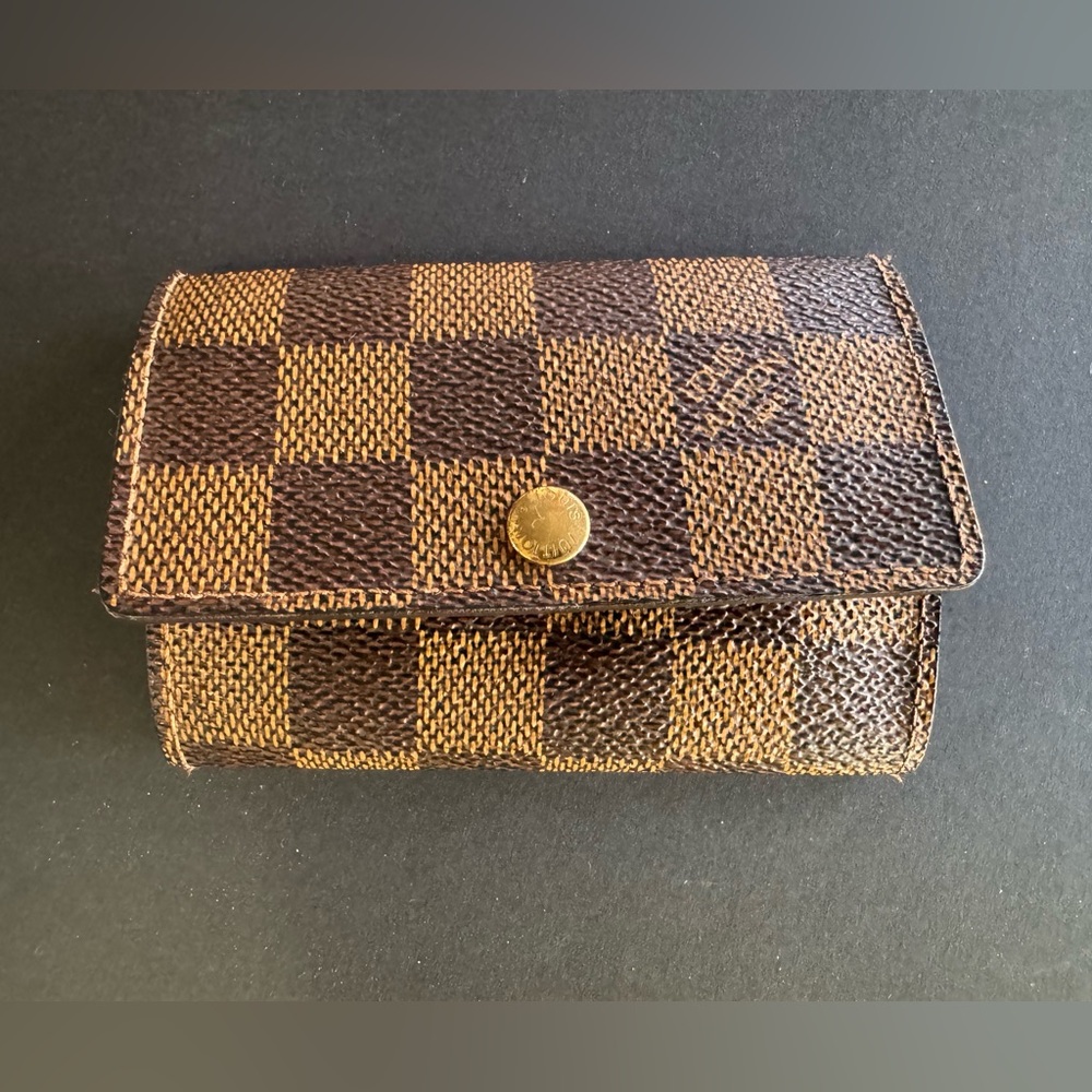 Louis Vuitton key ring wallet